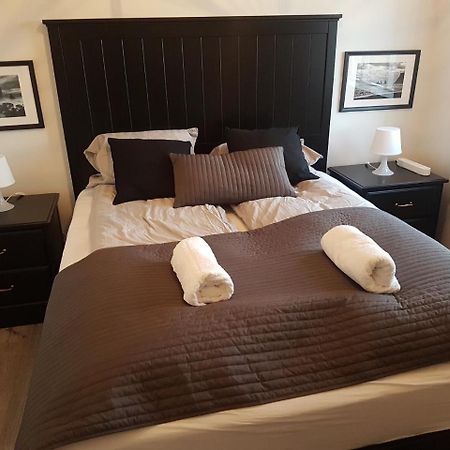 Hellatun Guest House! Bagian luar foto