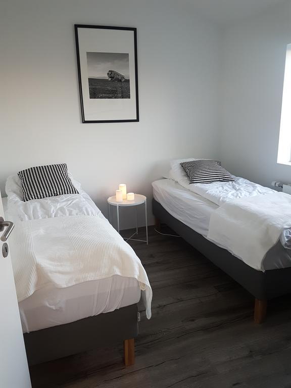 Hellatun Guest House! Bagian luar foto