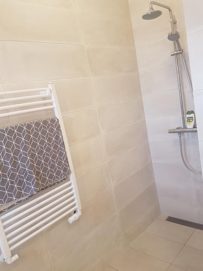 Hellatun Guest House! Bagian luar foto
