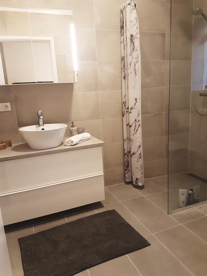 Hellatun Guest House! Bagian luar foto